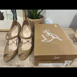 Christian Louboutin Camel Patent Leather Iowa 100 Mary Janes Pumps Size 38-1/2